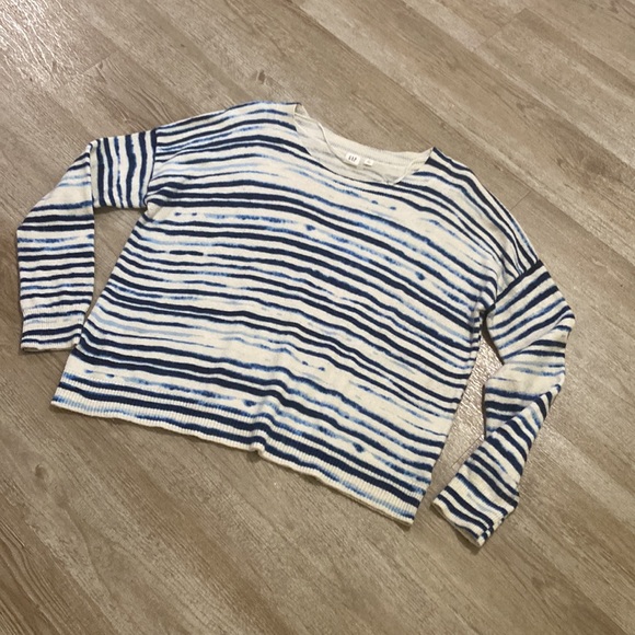 GAP sweater - Picture 3 of 3